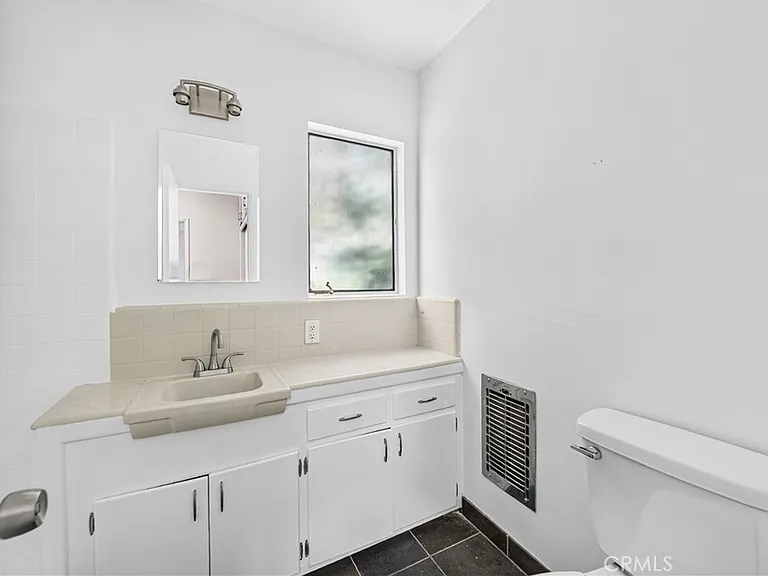728 Cedar Ave — Photo 12