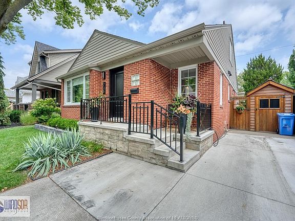 3rd image of 236 Prado Pl