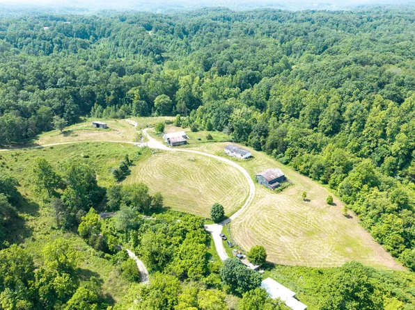 799 Hargett Rd, Irvine, KY 40336