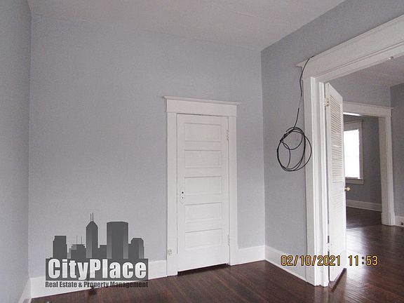 5th image of 560 E 37th St #1