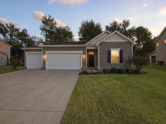 2nd image of 3008 Fernwood Ln