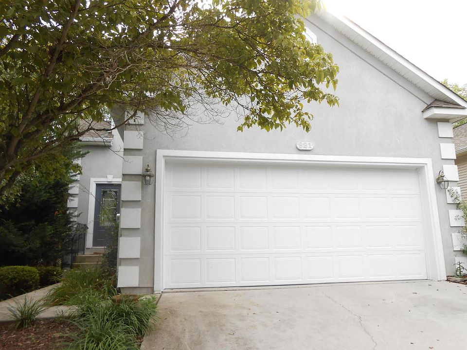 1st image of 921 Middleton Pl