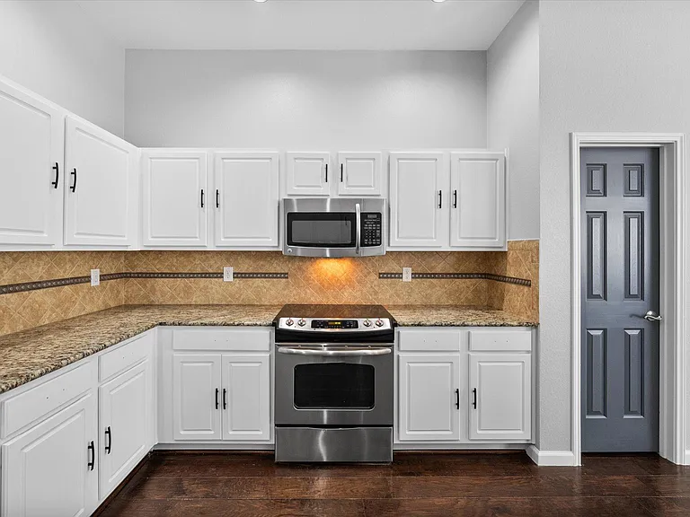 2204 Windcastle Dr — Photo 21