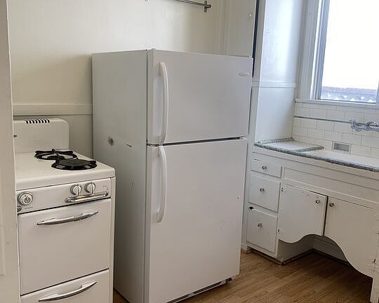 5th image of 11319 1/4 Iowa Ave