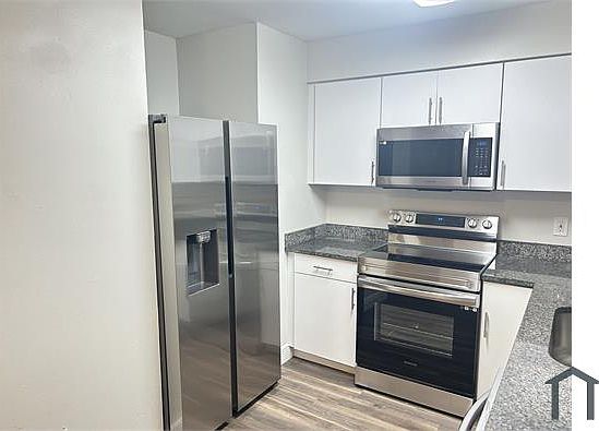 5th image of 4405 Porpoise Dr