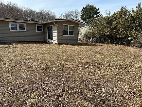 3rd image of 153 Freeman Street Ext