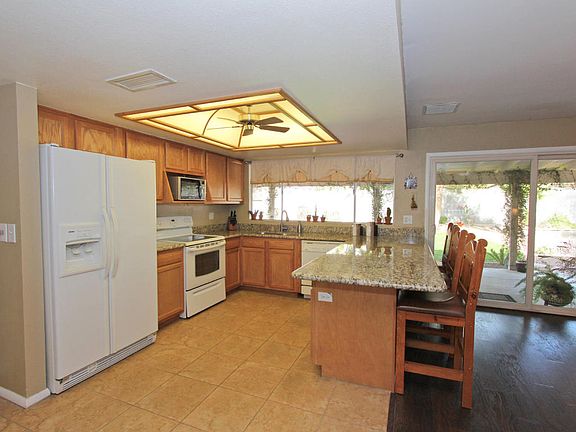 5th image of 2714 E Villa Maria Dr