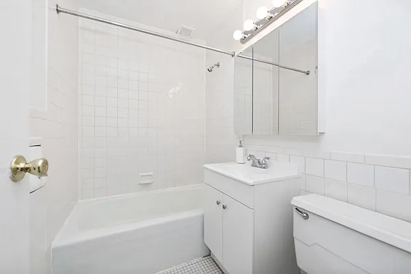Rented by Keller Williams NYC | media 15
