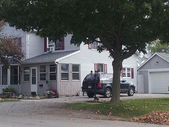 2nd image of 534 Mill St