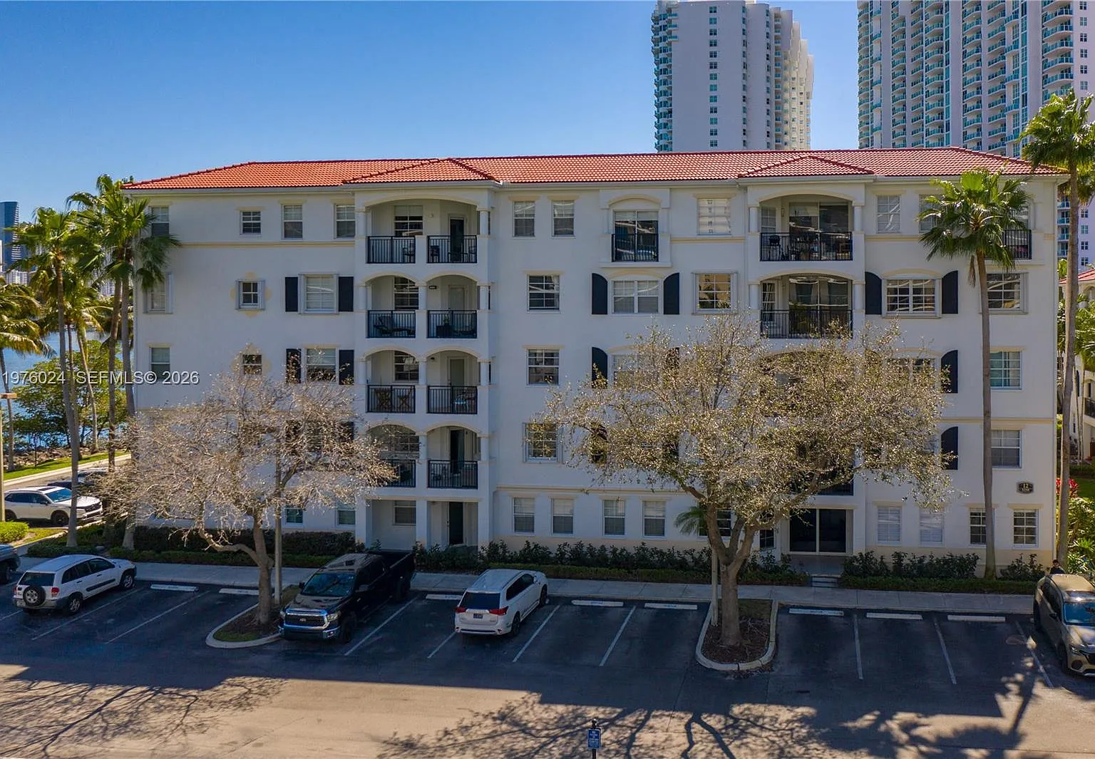 Village By The Bay Condo — Photo 2
