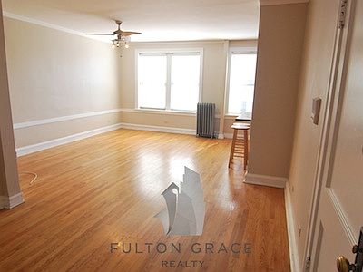 2nd image of 2343 W Glenlake Ave #2
