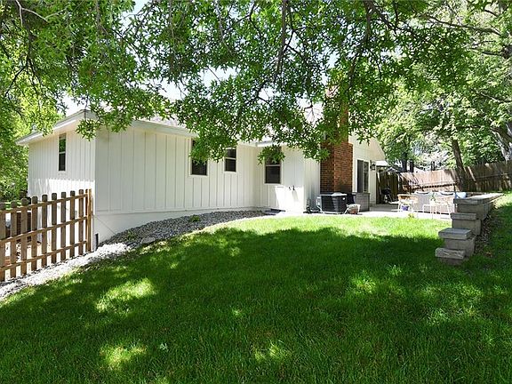 5th image of 1509 SW Arapaho St
