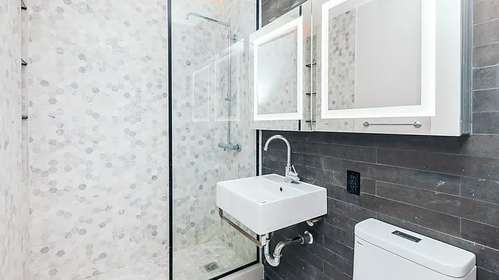 Rented by Nooklyn NYC LLC | media 30