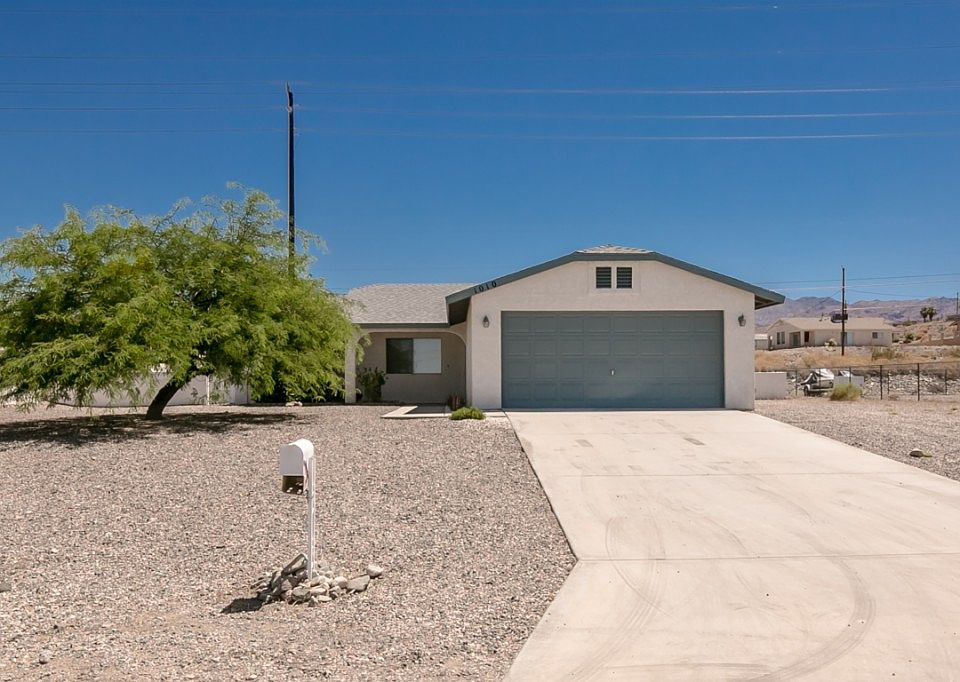1st image of 1010 Desert View Dr