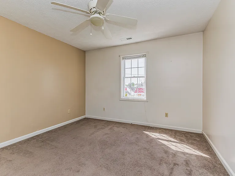 1620 W Jackson St — Photo 29