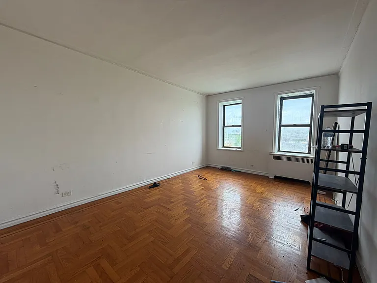 1756 Clay Ave #6E — Photo 1