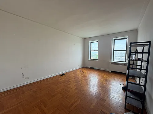 1756 Clay Ave Photo 1