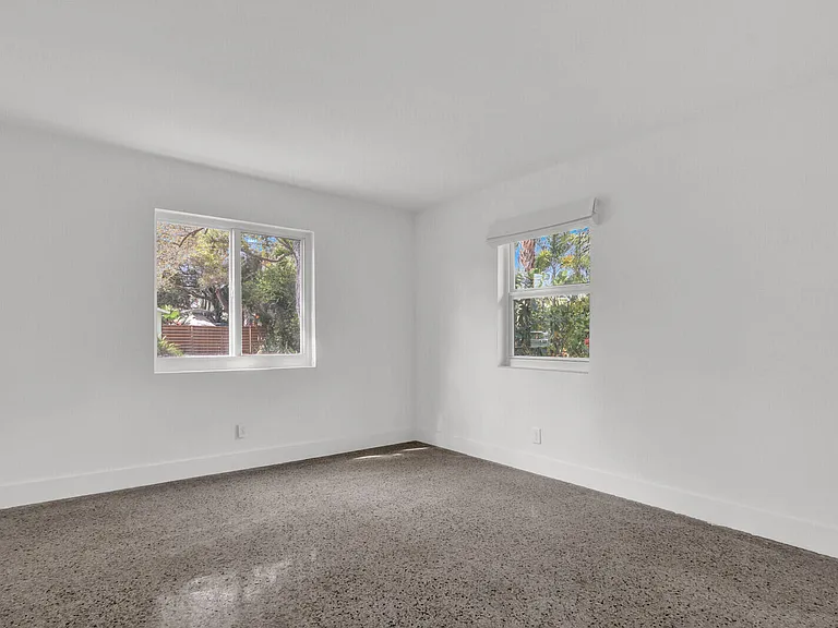 601 Paulina Rd — Photo 22