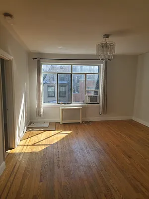 Rented by Frank Valvo Real Estate | media 10