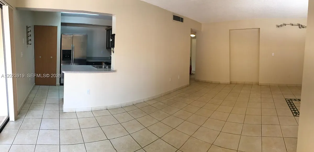 Building Photo - 341 W Park Dr #10315