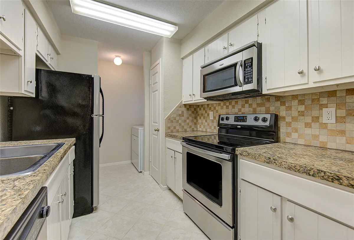 Building Photo - 14515 Wunderlich Dr #1602