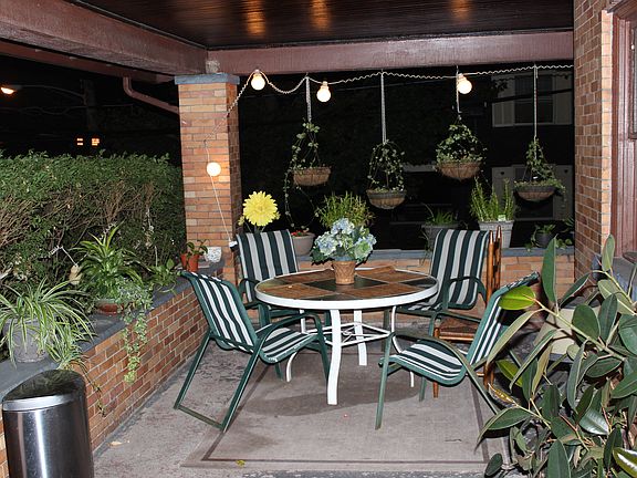 Wrap-Around porch 2
