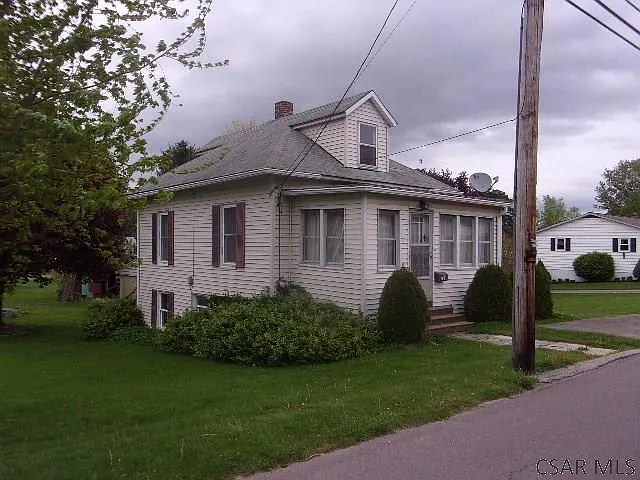 723 North St photo 1