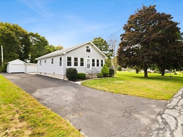 52 Calef Ave, Swansea, MA 02777