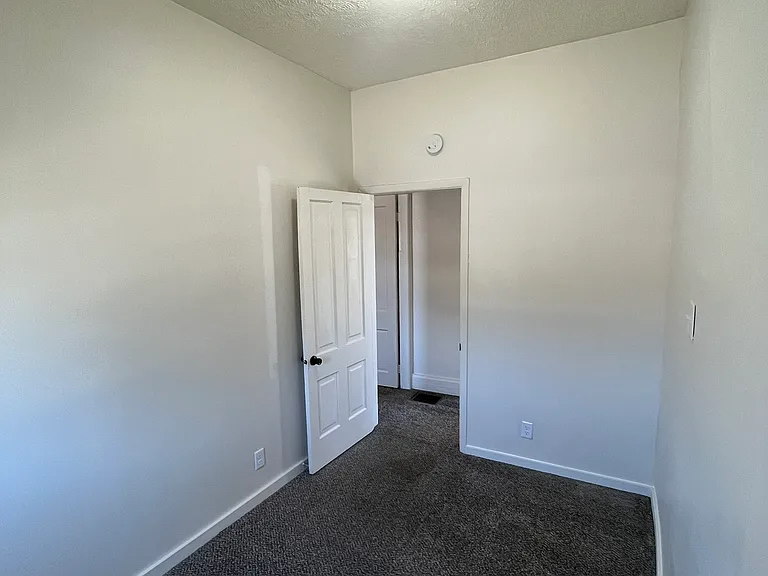 1436 Union St — Photo 2