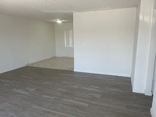 Apt 420 Garfield Photo 1
