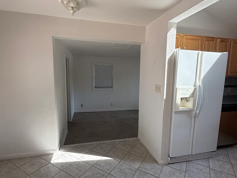 1317 Zenobia St — Photo 9