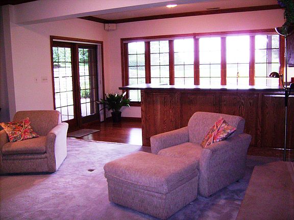 4th image of 1131 Bull Valley Dr