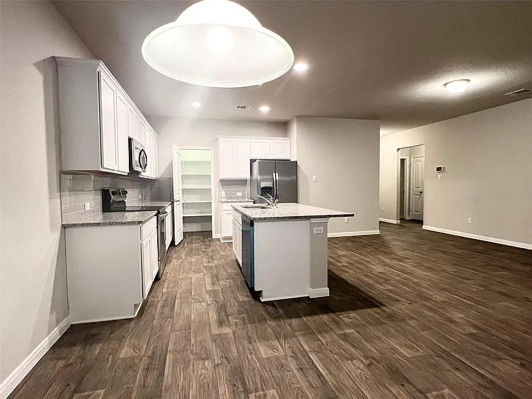 105 Naset Dr — Photo 6