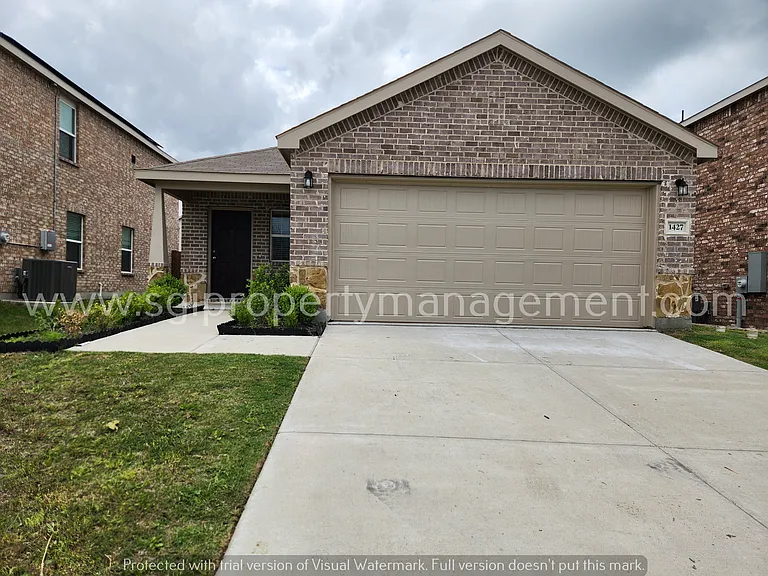 1427 Ganado Dr — Photo 1
