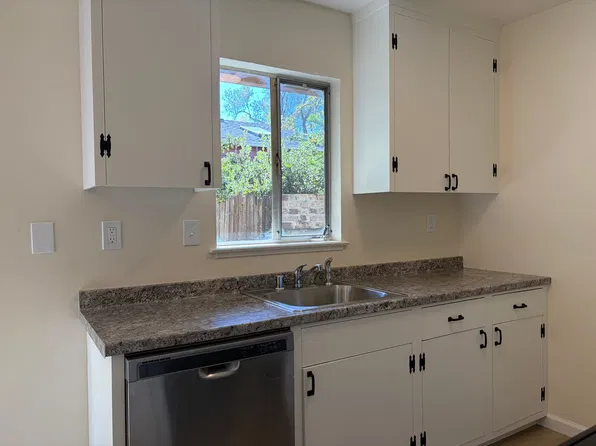 712 Elm St APT 2, San Carlos, CA 94070