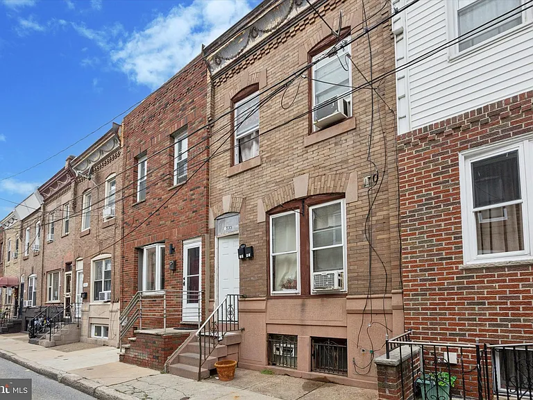 1833 Daly St #2 — Photo 2