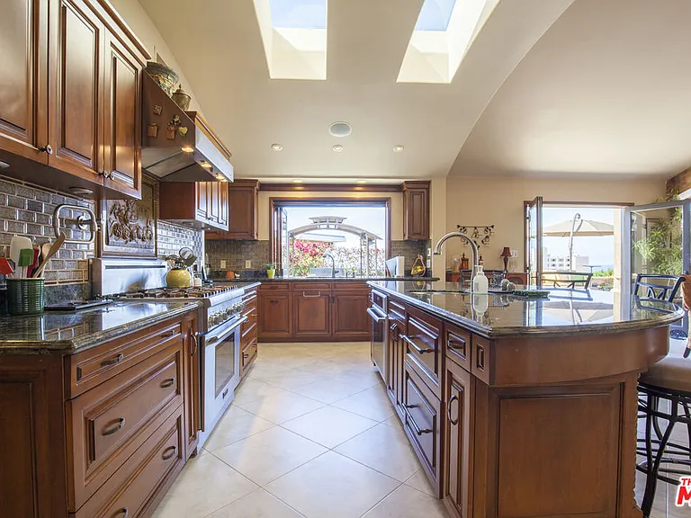 2624 Costebelle Dr — Photo 12