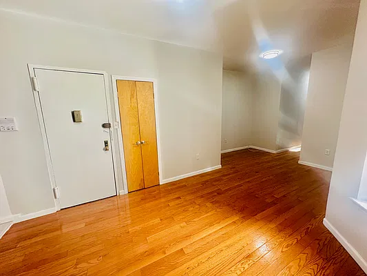 Rented by DeSimone Real Estate | media 3