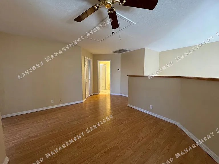 1510 E Charleston Ave — Photo 18