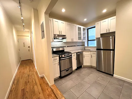 Rented by ZENYC LLC | media 4