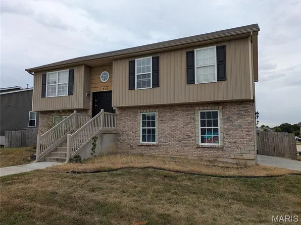 317 Huntleigh Pkwy, Wentzville, MO 63385