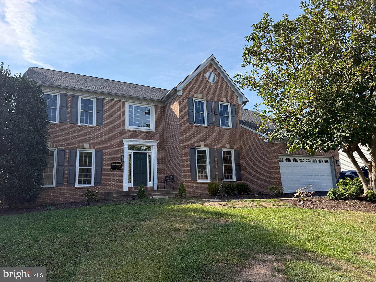 5 bed, 4.0 bath, 6162 sqft, $5,500 — Photo 2