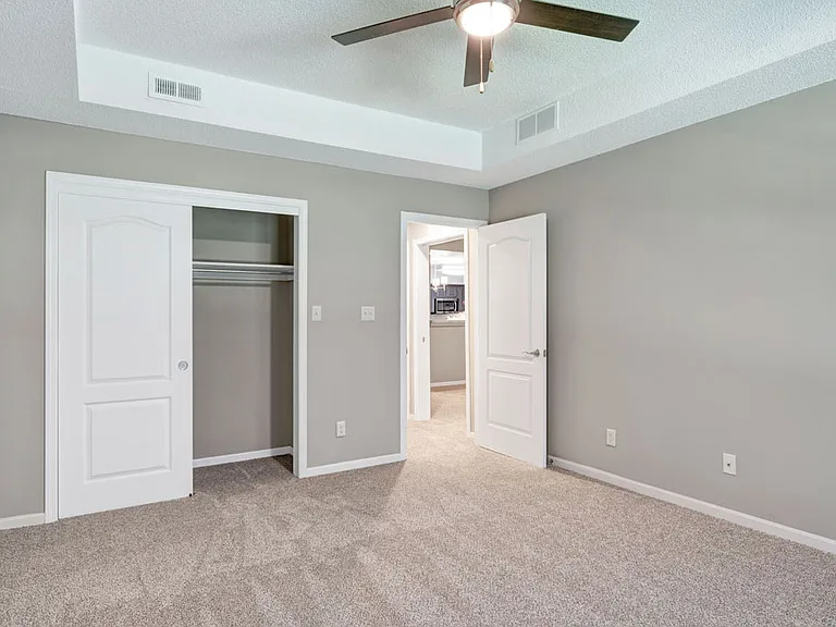 Parkhill Luxury Apartments — Photo 25