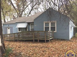 2126 SW Plass Ave, Topeka, KS 66611