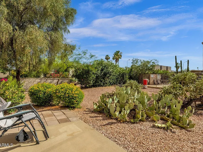 13636 N Saguaro Blvd #103 — Photo 29