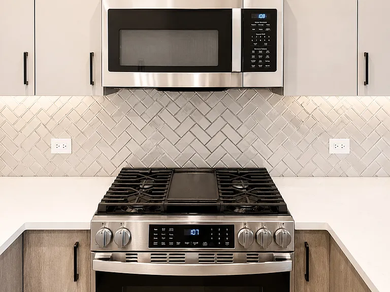 6530 S Champlain Ave #1 — Photo 5