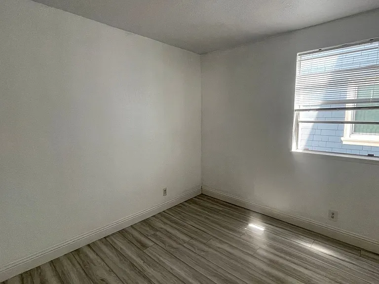 1530-1532 Filbert — Photo 12