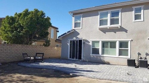3rd image of 354 Commons Park Dr