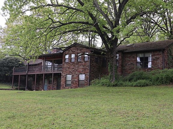 3rd image of 110 Thomas Rd