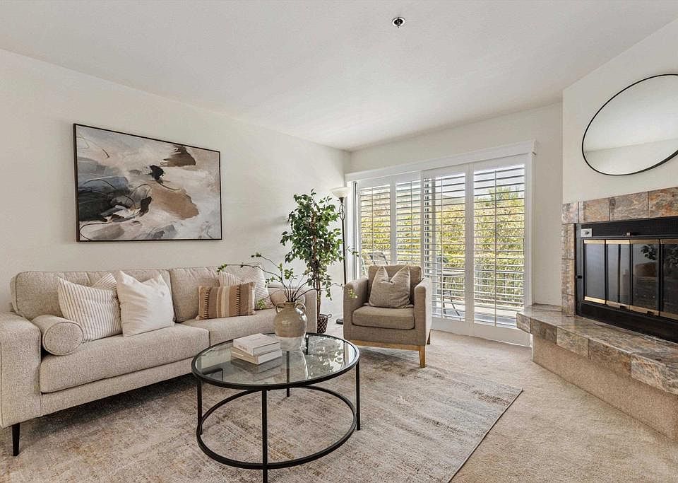 1st image of 1664 Circa Del Lago Unit E105